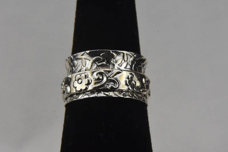 Office Friendly Rings -Sterling Silver Floral Embossed Spinner Ring - Size 6