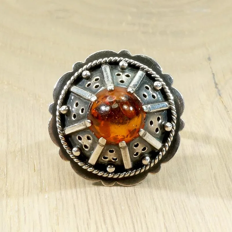 Fine Crafted Rings -Fascinating Vintage Amber & Silver Ring