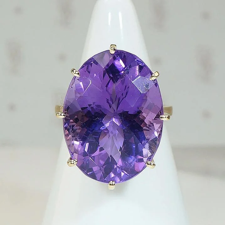 Cat Shaped Rings -Superb Amethyst in Gold Cocktail Ring