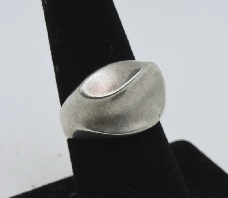 Heirloom Style Rings -Vintage Sterling Silver Modern Design Ring - Size 7.25