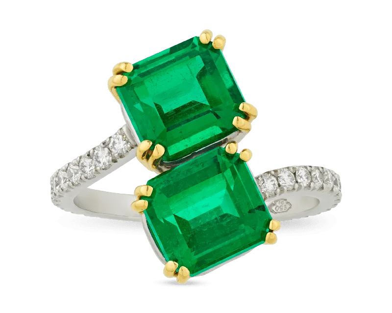 Oval Shape Rings -Emerald Bypass Ring, 5.16 Carats