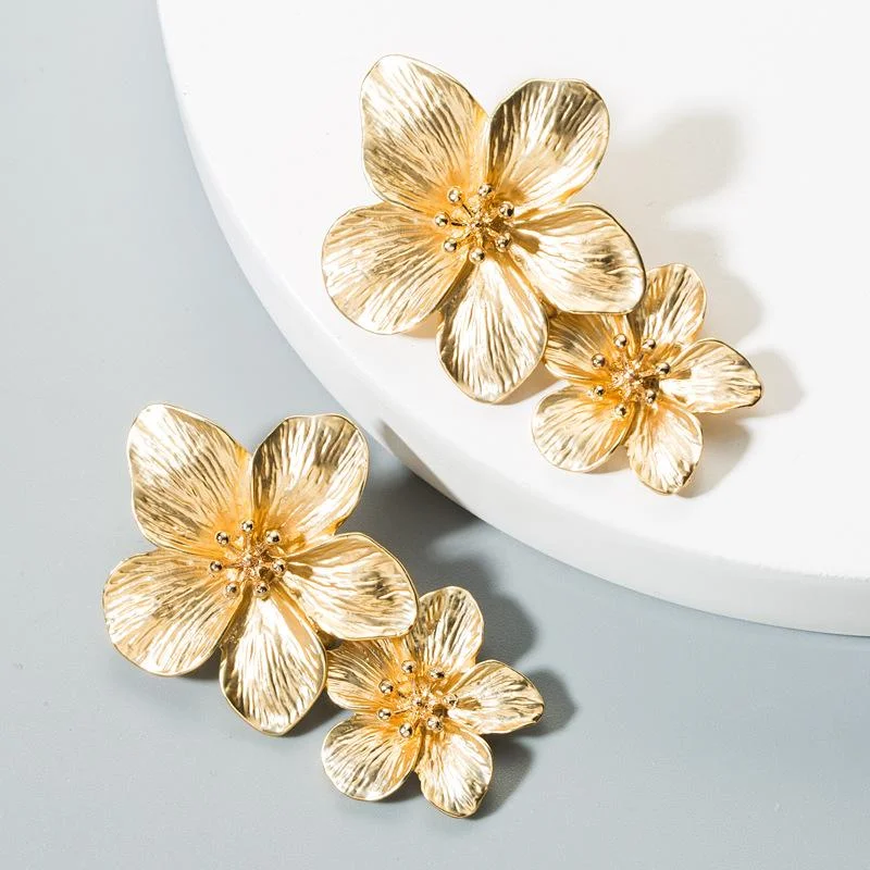 Ladies Earrings for Sisters Love-Retro Flower Stoving Varnish Alloy No Inlaid Earrings