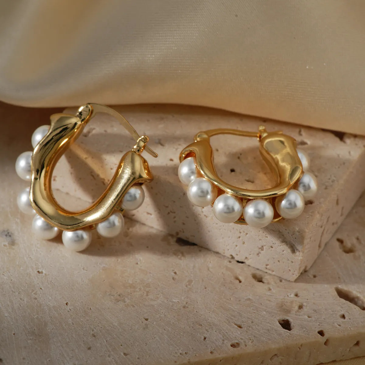 Ladies Earrings with Pure Danburite-1 Pair IG Style Simple Style U Shape Inlay Copper Artificial Pearls K Gold Plated Rhodium Plated Hoop Earrings