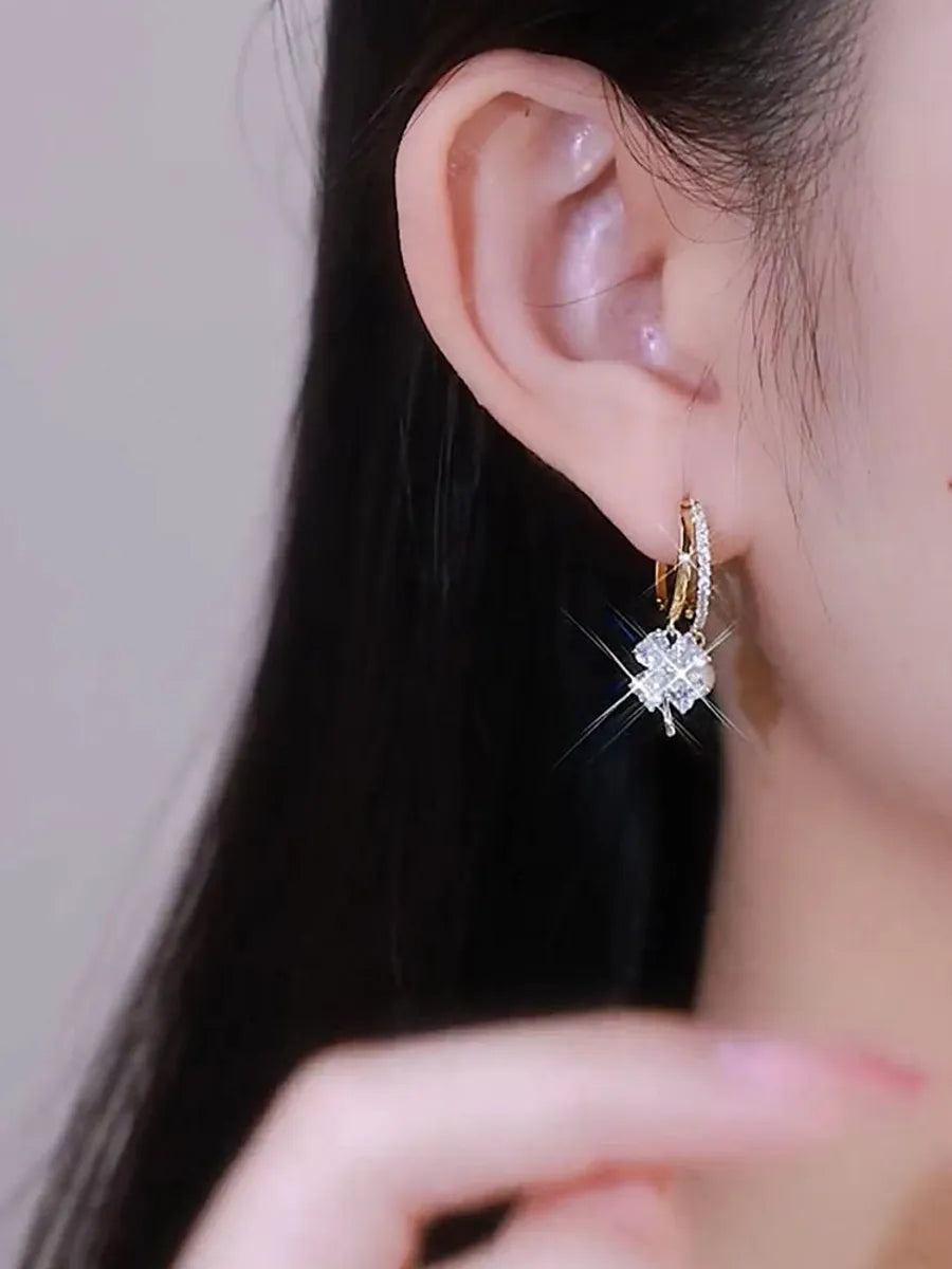 White Crystal Four-Leaf Flower Pearl [Copper Micro Inlay Ear Clip]]