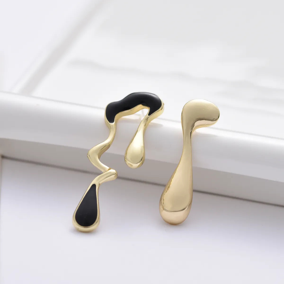 Ladies Earrings with Blue Pectolite-1 Pair Simple Style Solid Color Asymmetrical Enamel Alloy Ear Studs