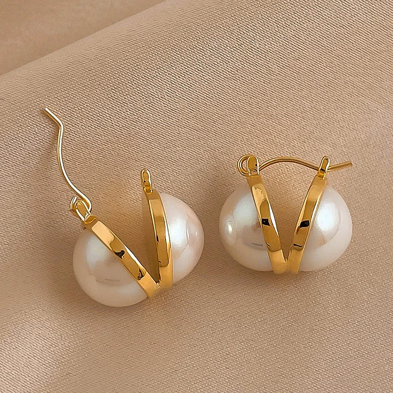 Gold Pearl Earrings